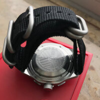 VOSTOK Komandirskie Automatik 2431/350624 Militäruhr aus Russland 24 Stunden